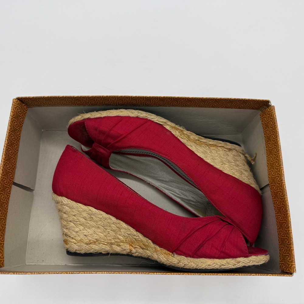 Life stride - Romp Red Glory - Women’s size 9